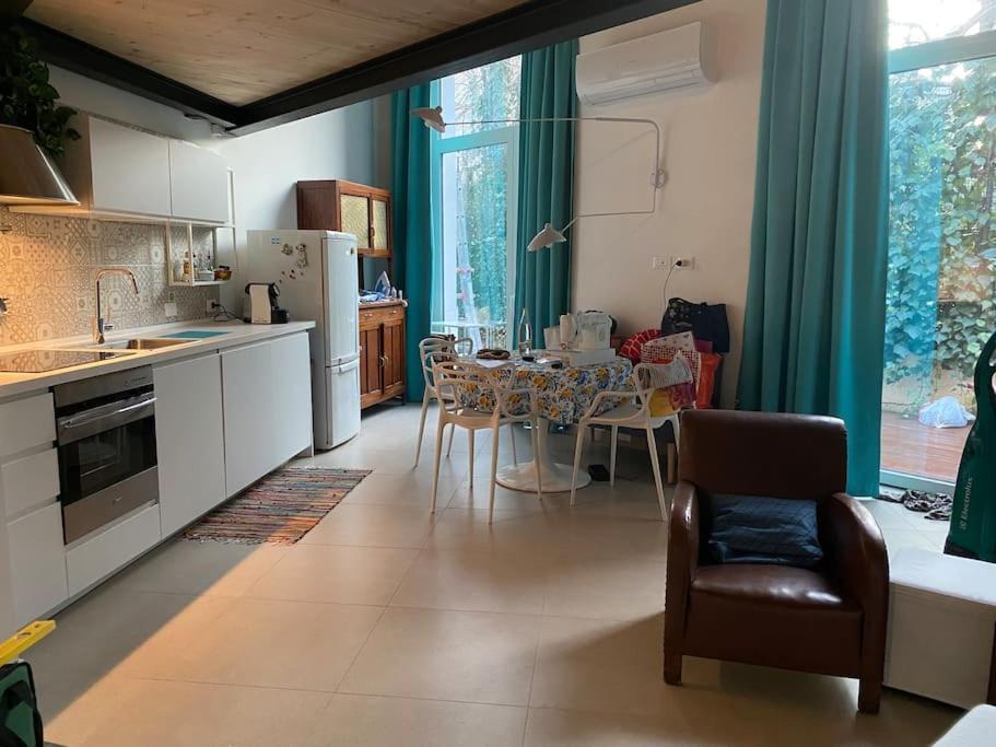 Appartamento Open space city center con terrazzo e due bagni Milano Esterno foto